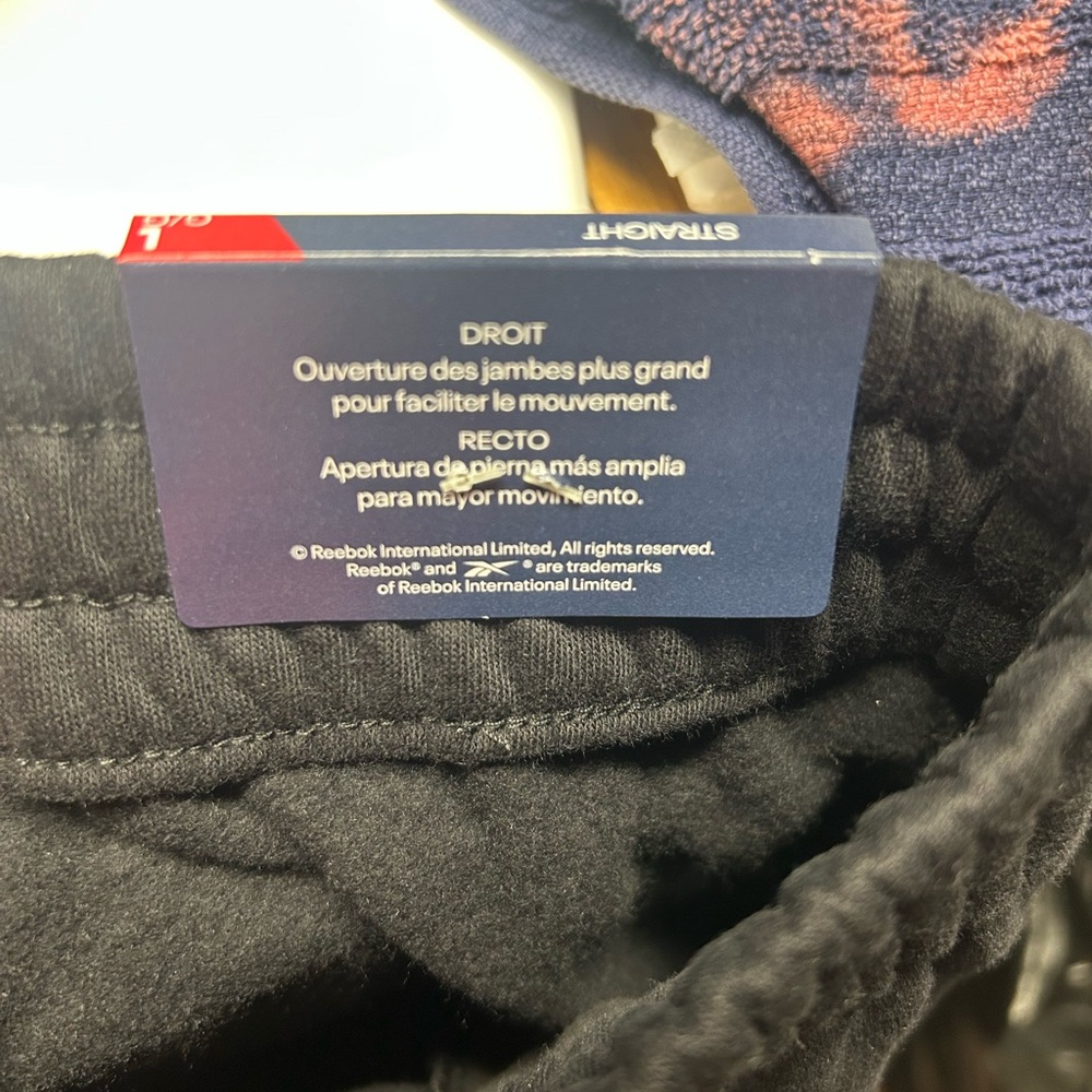 Reebok Identity cargo fleece sweater pants. NWT. Mens size large - Picture 9 of 9